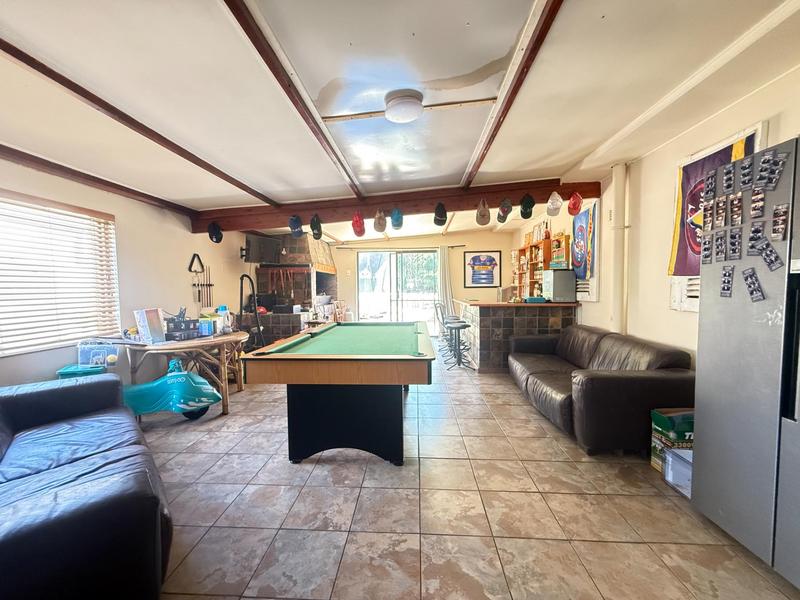 4 Bedroom Property for Sale in Bergzicht Western Cape